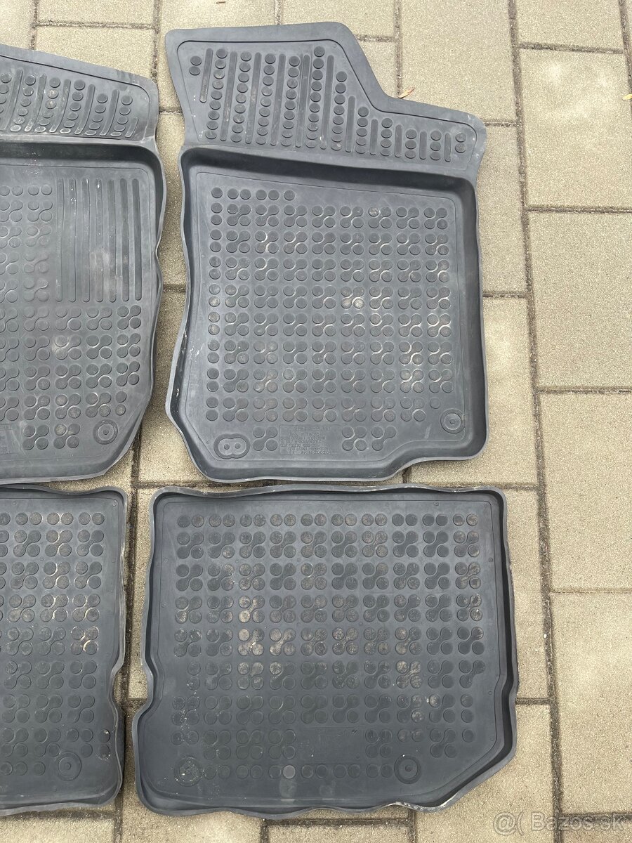 Gumené rohože Octavia 1,Golf 4,Bora ,Seat Leon 1M - 4