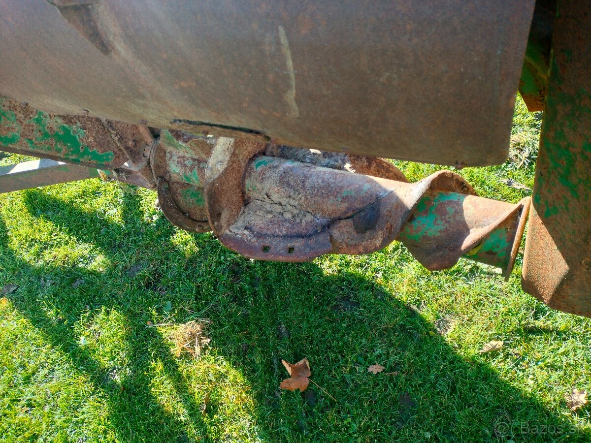 Půdní rýhovací fréza za traktor - 4