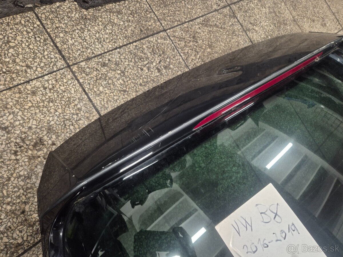 Predám piate dvere na Volkswagen Passat b8 VARIANT - 4