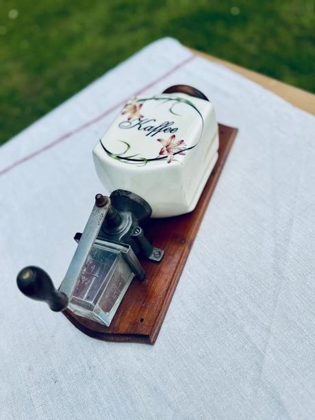 Starožitný nástenný porcelánový mlynček na kávu - 4