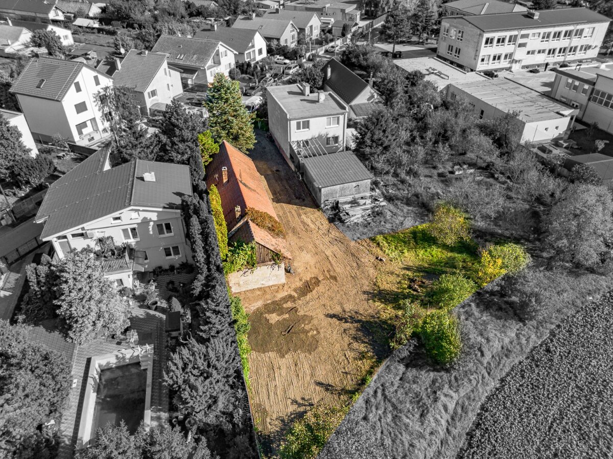 ŠPORTOVÁ ul. - STAVEBNÝ POZEMOK V POKOJNEJ ČASTI OBCE - 4