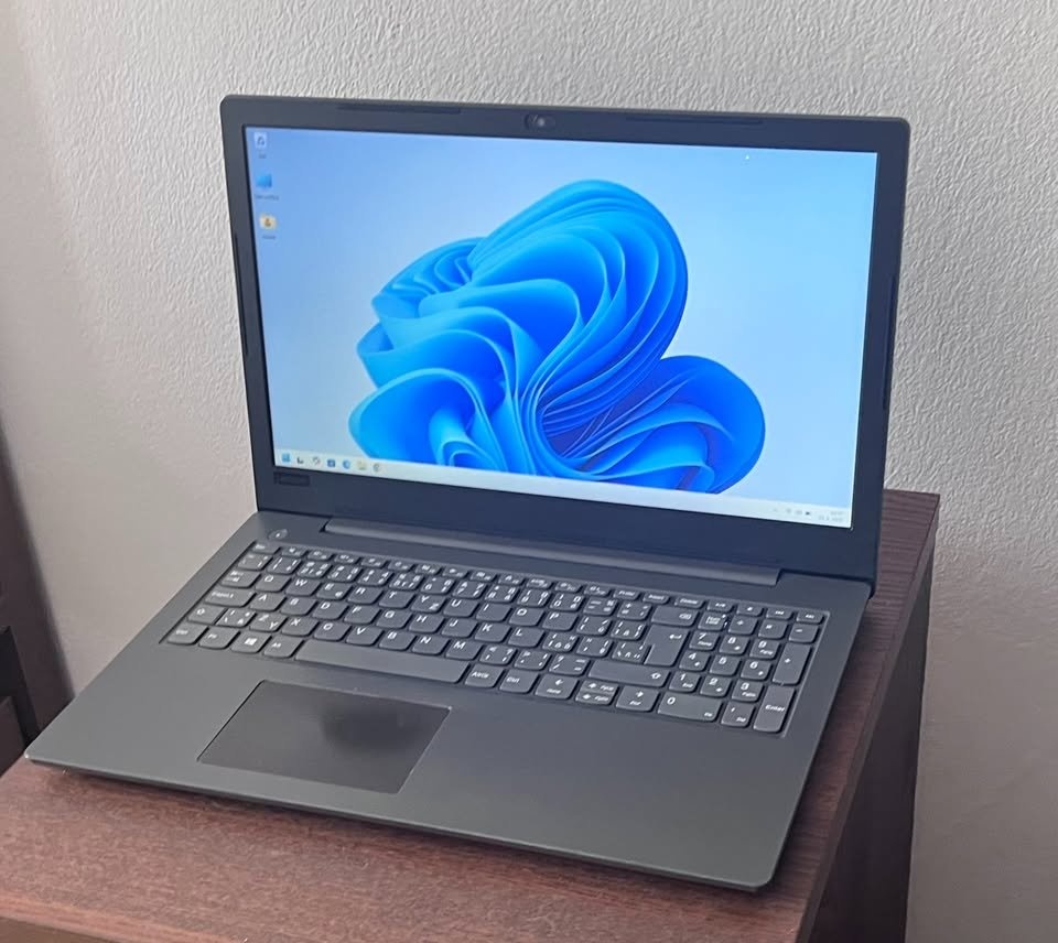 Predám notebook Lenovo V130 - 4