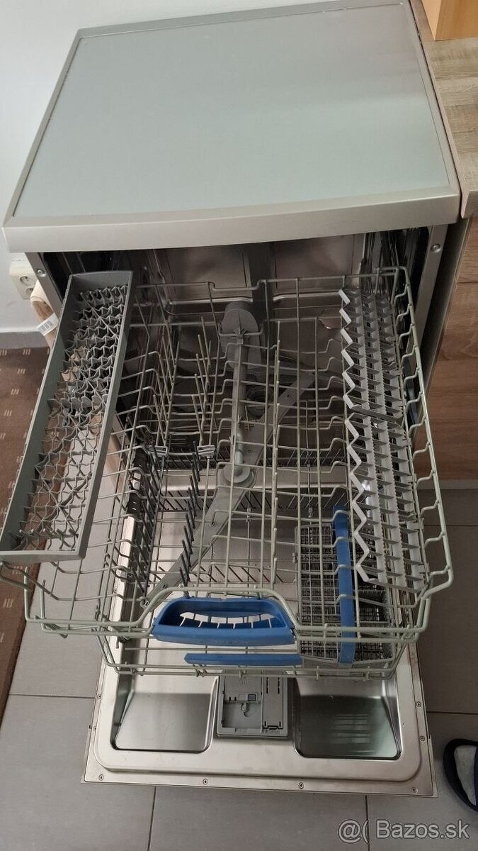 Umývačka riadu BOSCH - 4