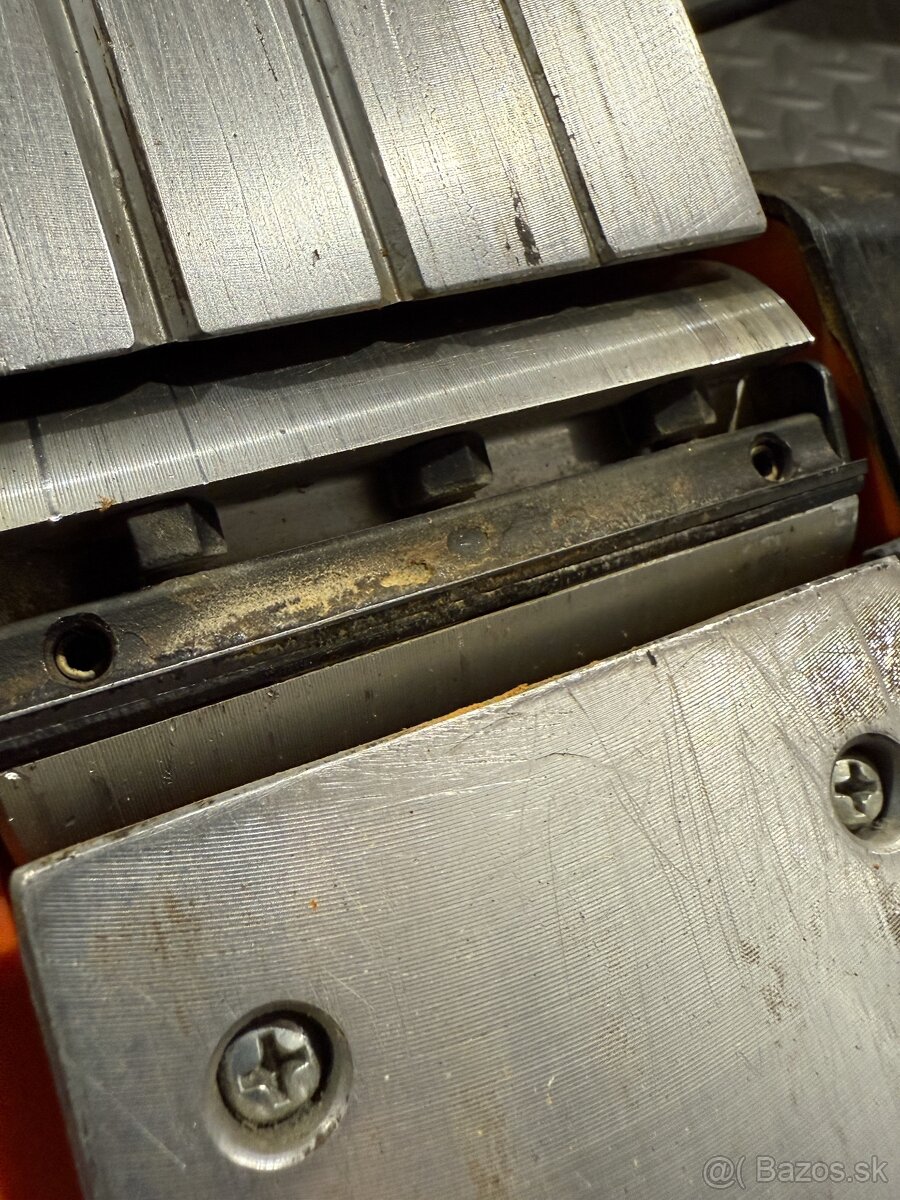 Black+Decker Elektrický hoblík KW750 - 4