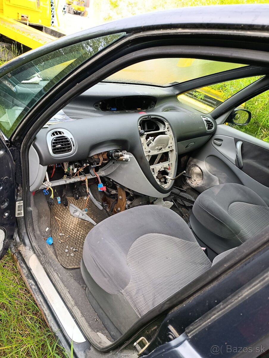 Rozpredám Xsara picasso - 4