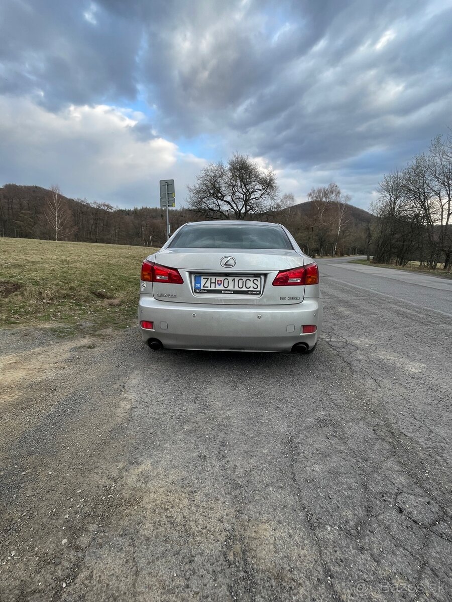 Lexus is250 - 4