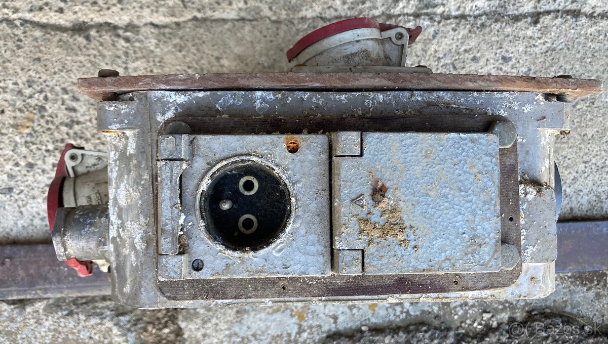 Predám zástrčky - vidlice na 380V, zasuvková rozvodnica - 4