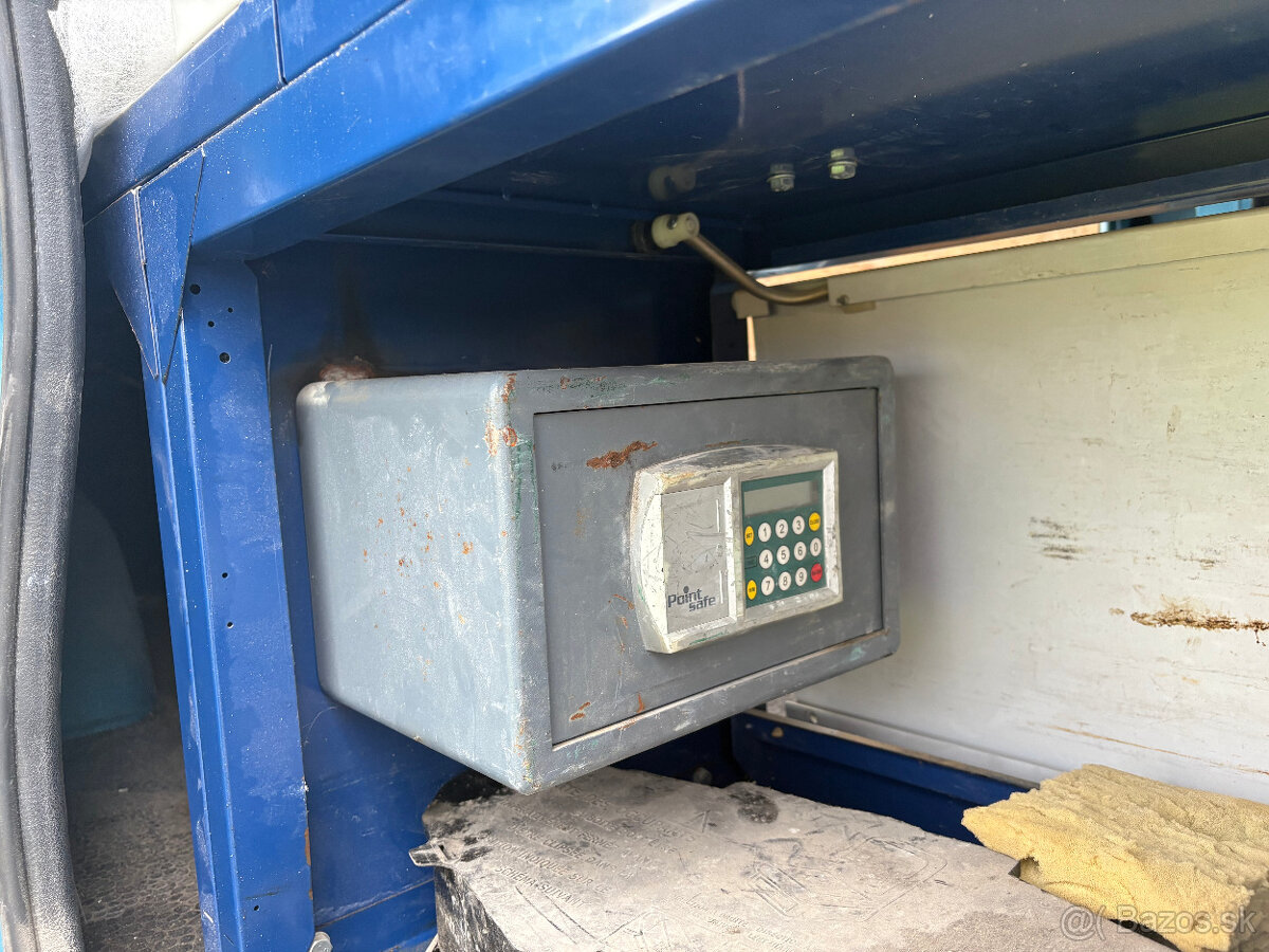 RENAULT TRAFIC II - 4