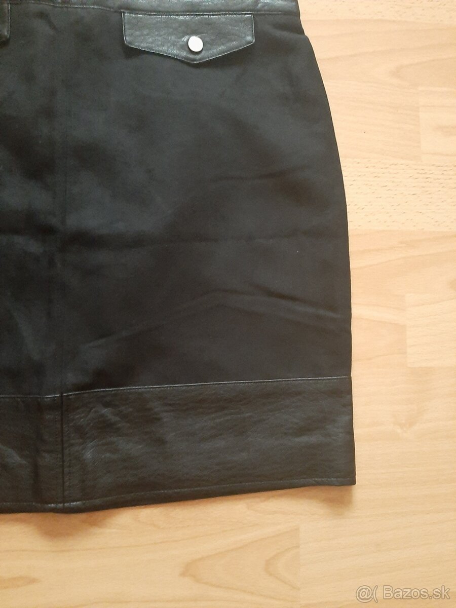 Čierna koženkovo-semišová sukňa H&M - 4