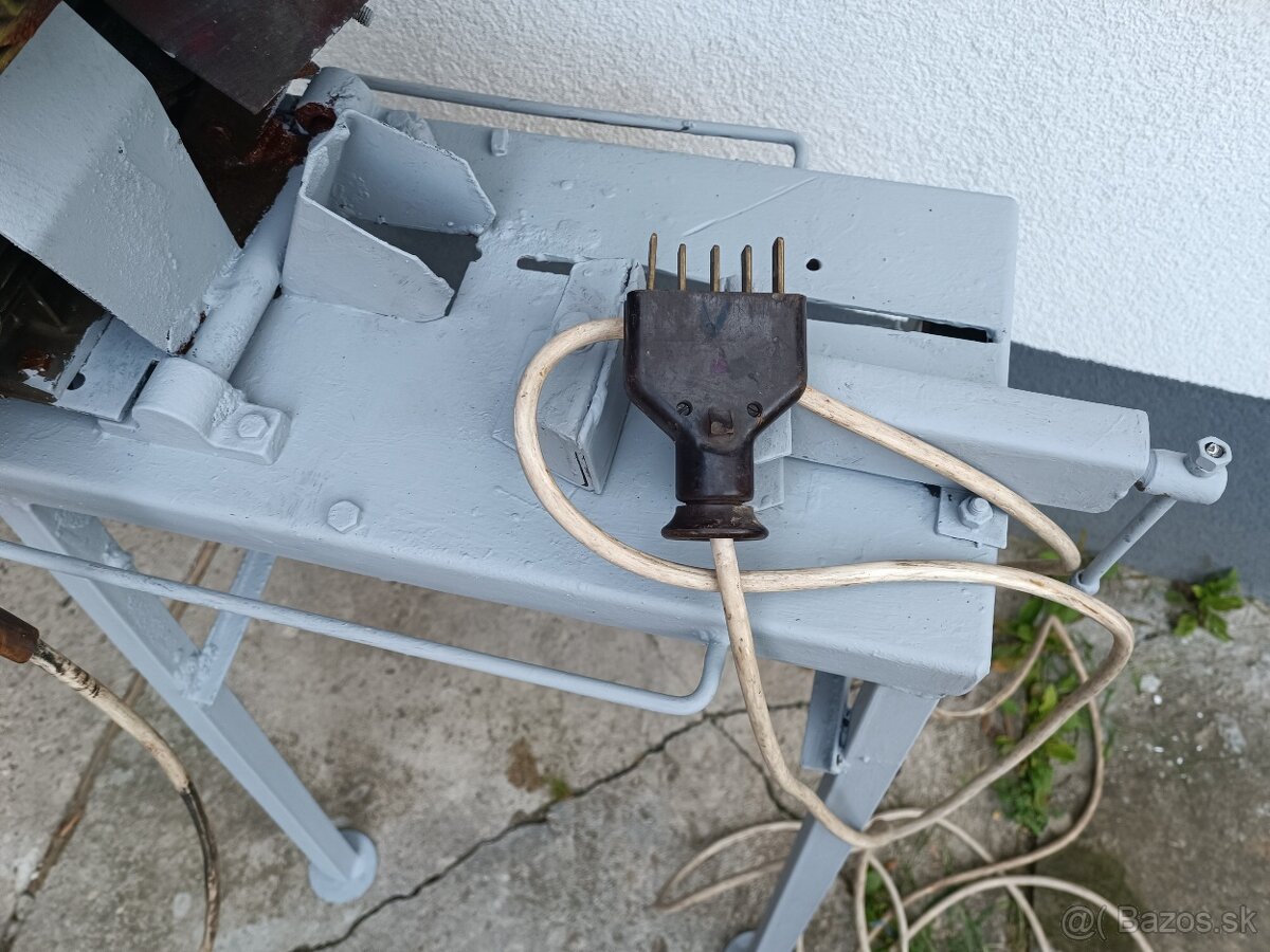 Rozbrušovací pila se stojankem a kotoučem - 4