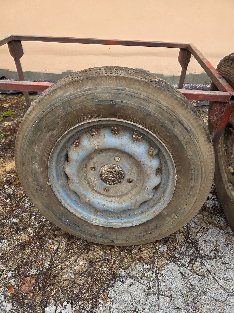 Škoda tudor - kolesá - 4