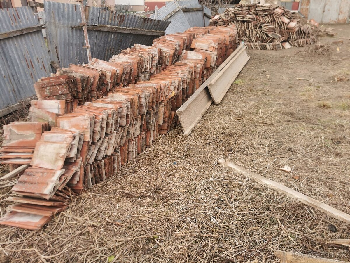 Stará škridla v dobrom stave za odvoz - 4