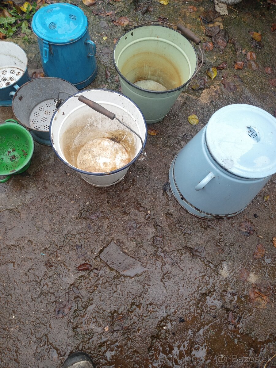 Smalt.nadoby.vesiaky - 4