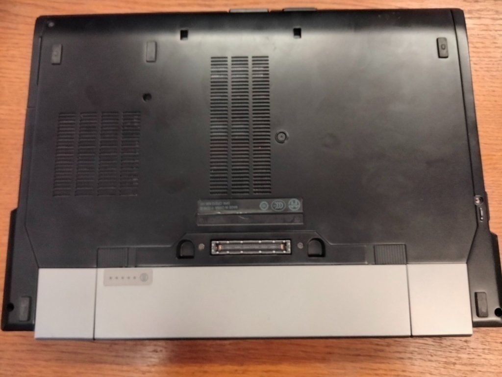 rozpredám funkčný notebook Dell latitude e6410 - 4