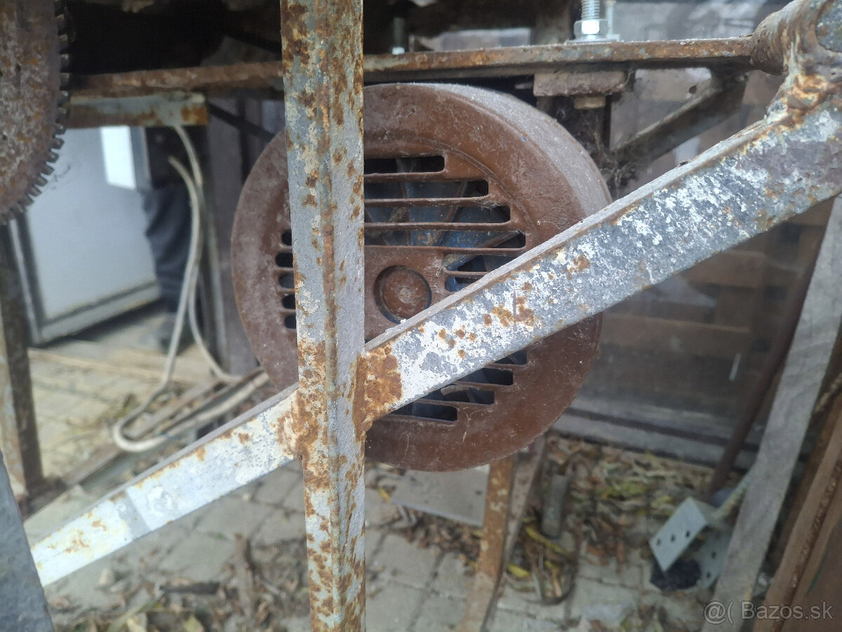 Stolová píla s hoblovačkou 1,5 kW - 4