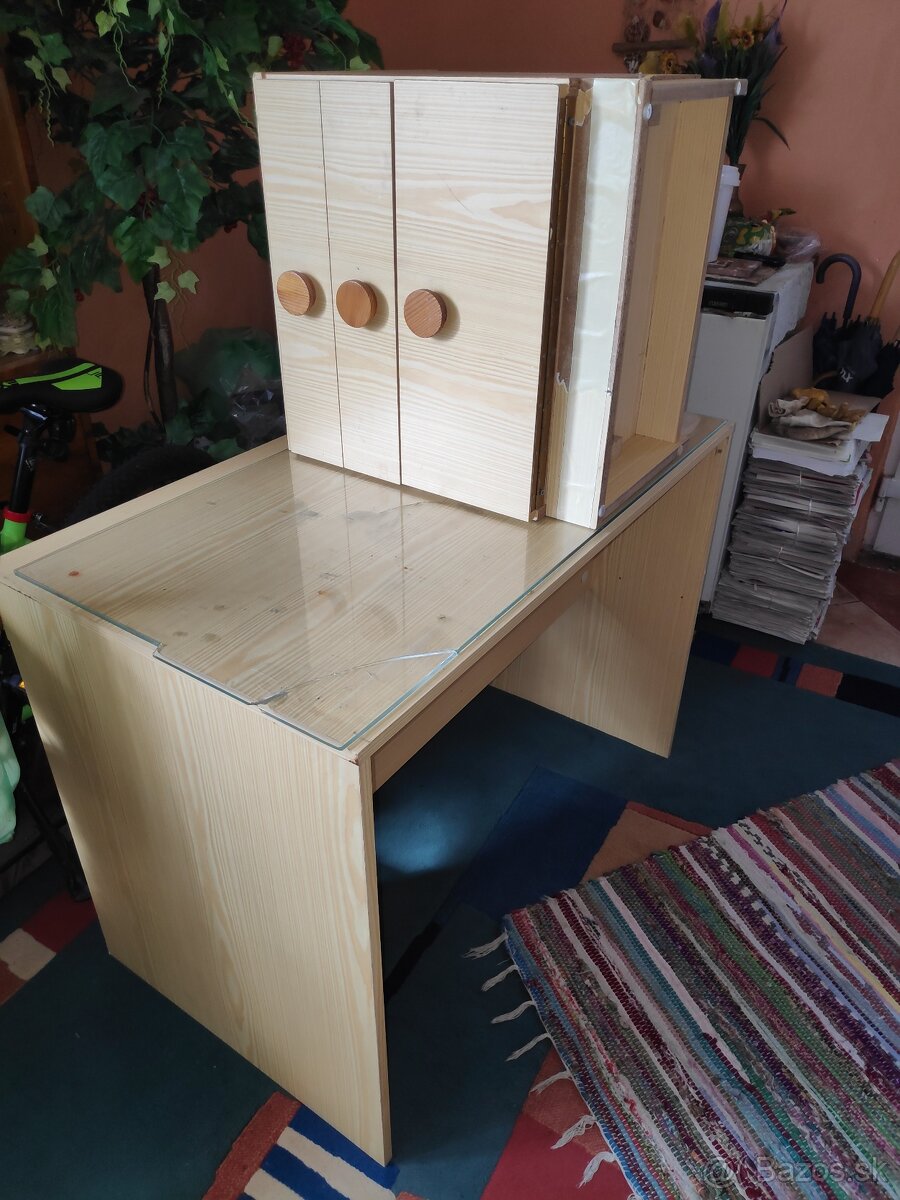 Predám nábytok, PVC rúru a garážovú bránu - 4