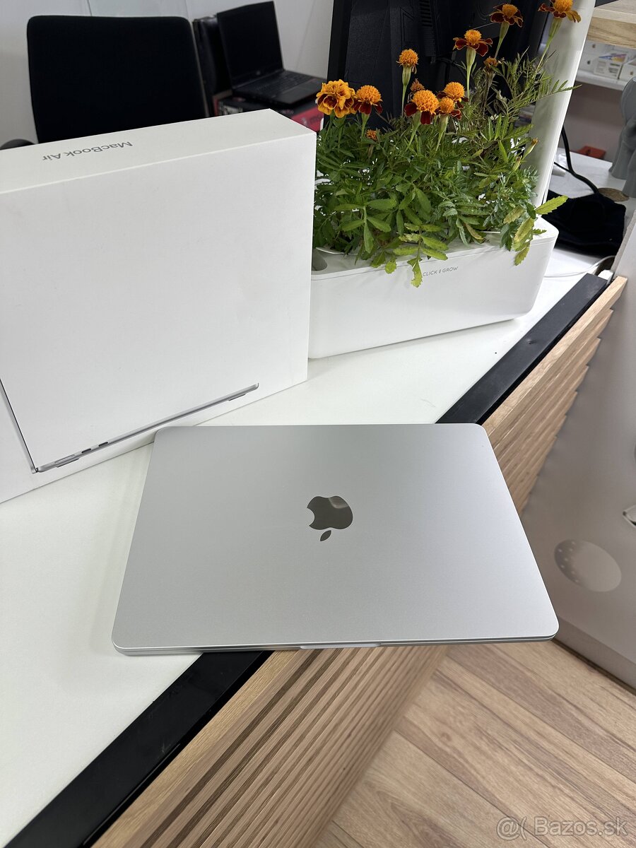 MacBook Air 13″ M3 – 256 GB – Strieborný - AKO NOVY - 4