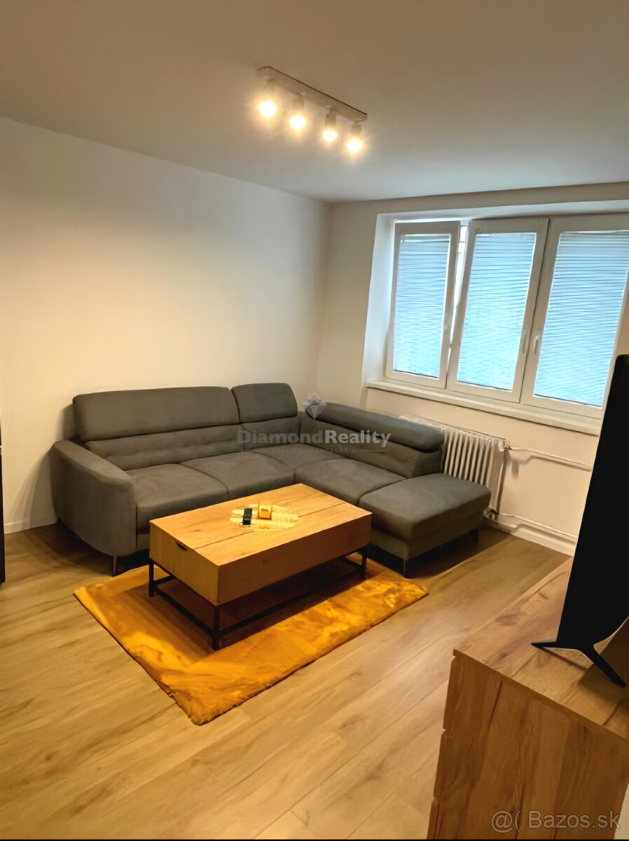 NA PREDAJ KOMPLETNE ZREKONŠTRUOVANÝ BYT | ZIMNÁ ULICA | 40m² - 4