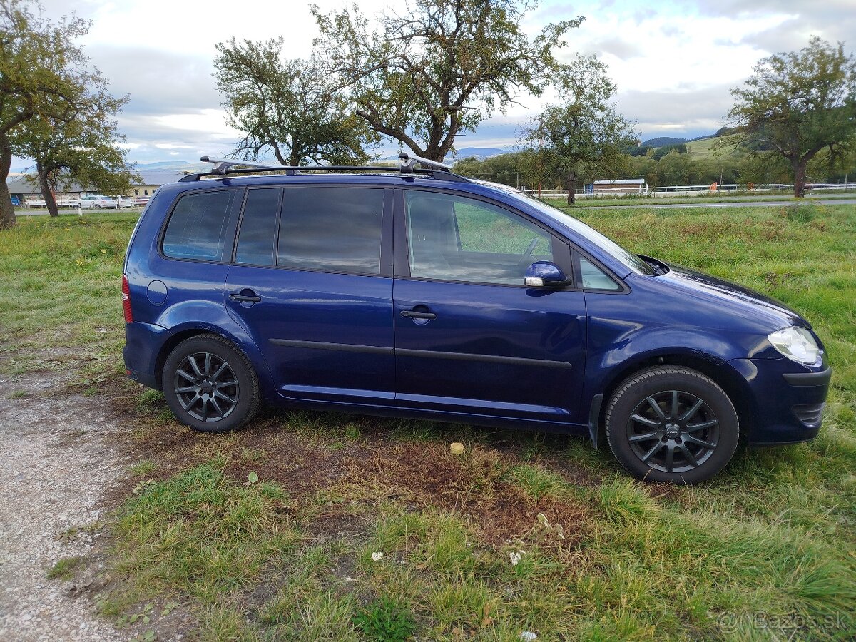 VW Touran 1.6, benz+lpg, r.2008 - 4