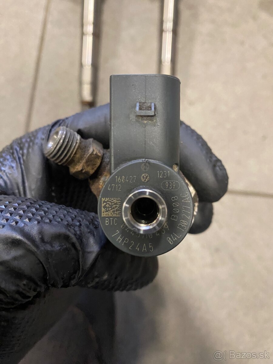 Vstrekovač 04L130277AC - 4