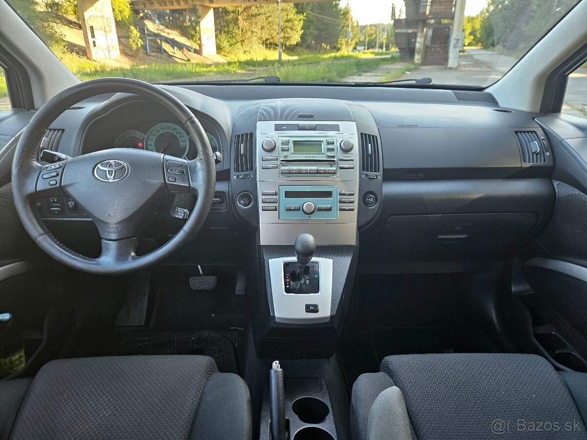 Toyota Corolla Verso 1.8 VVTi - 4