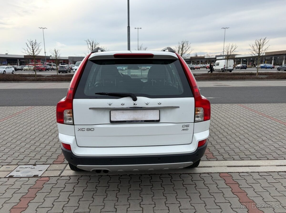 Volvo XC90 D5 AWD ČR 7 MÍST - 4
