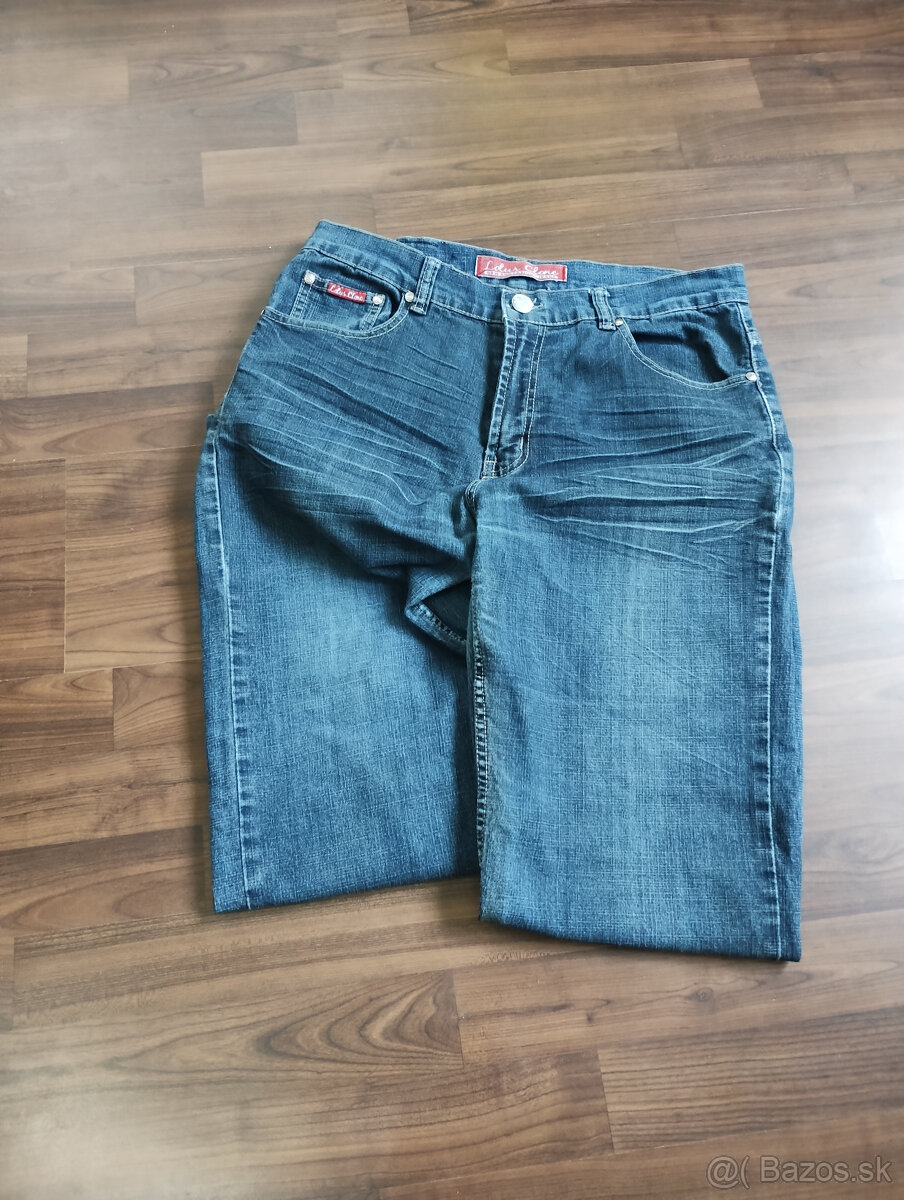 Dámske svetre, jeany, okuliare, 9 kusov spolu, 10,- Euro - 4