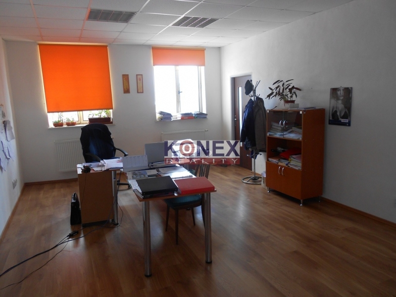 NA PREDAJ Administratívna budova – ul. Stavbárov, Michalovc - 4