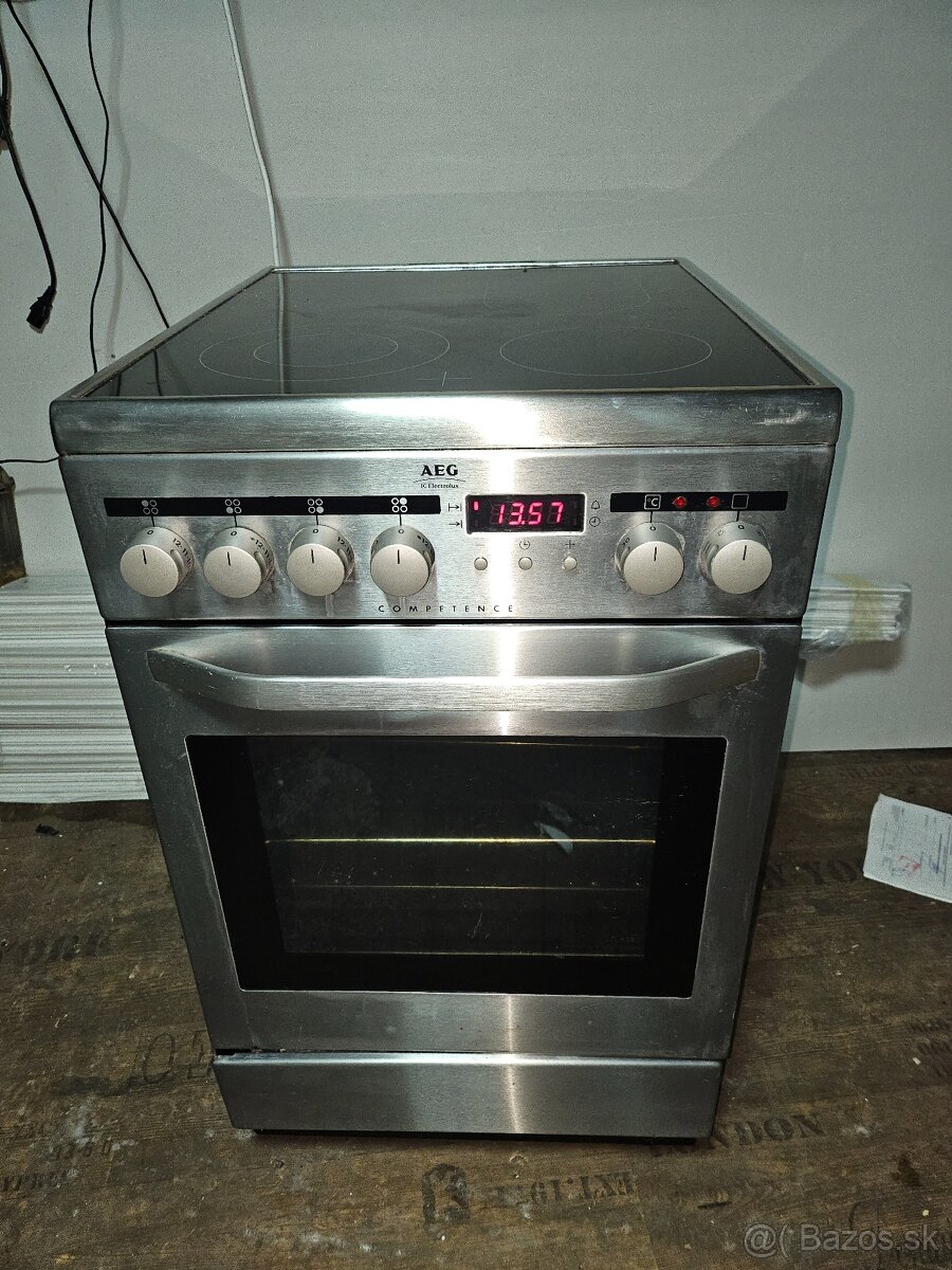 Sporák,AEG sklokeramický, elektrický - 4