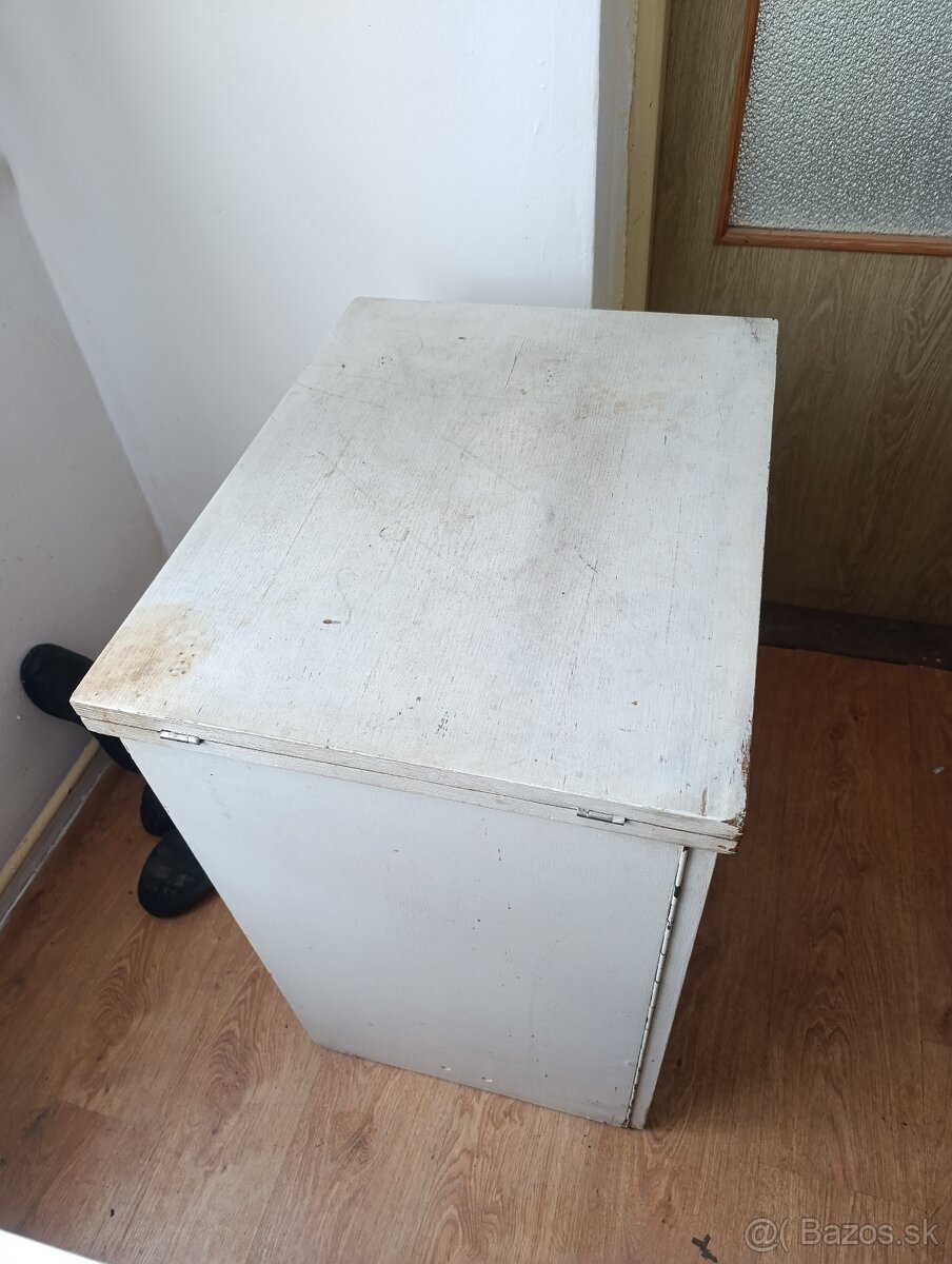 predám šijací stroj "PODOLSK 132" a PREDOM kucznik 431 - 4