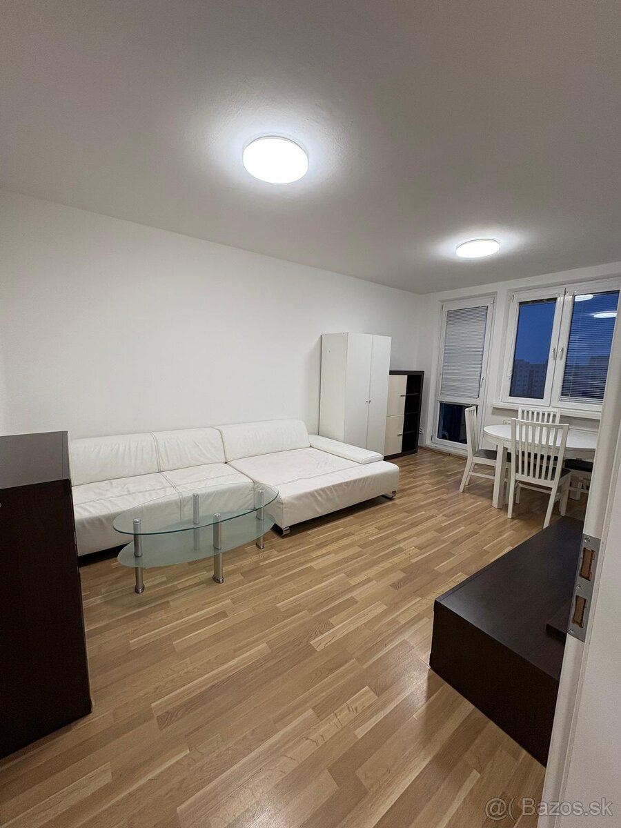 Prenájom 3 izbového bytu v Biskupiciach - 4