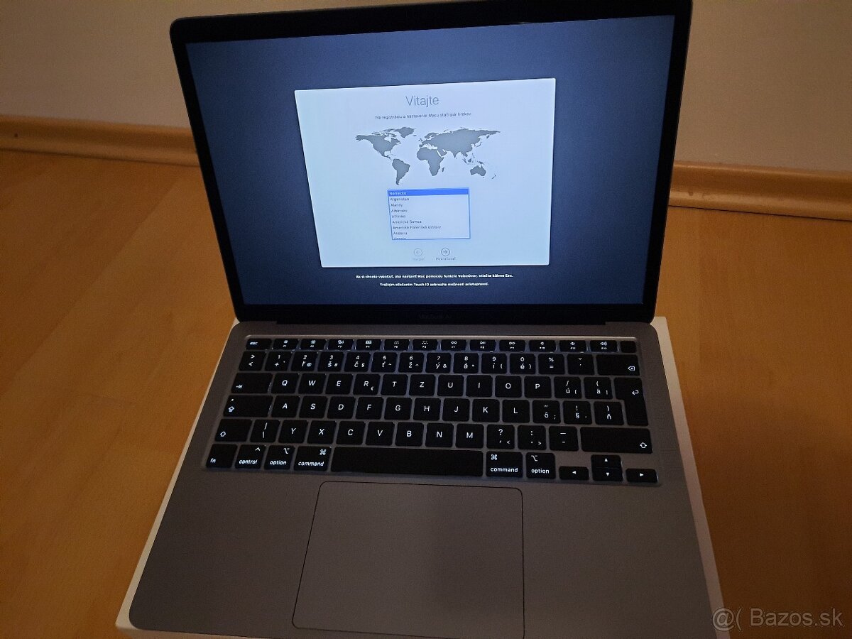 Apple MacBook Air 13-palcovy - 4