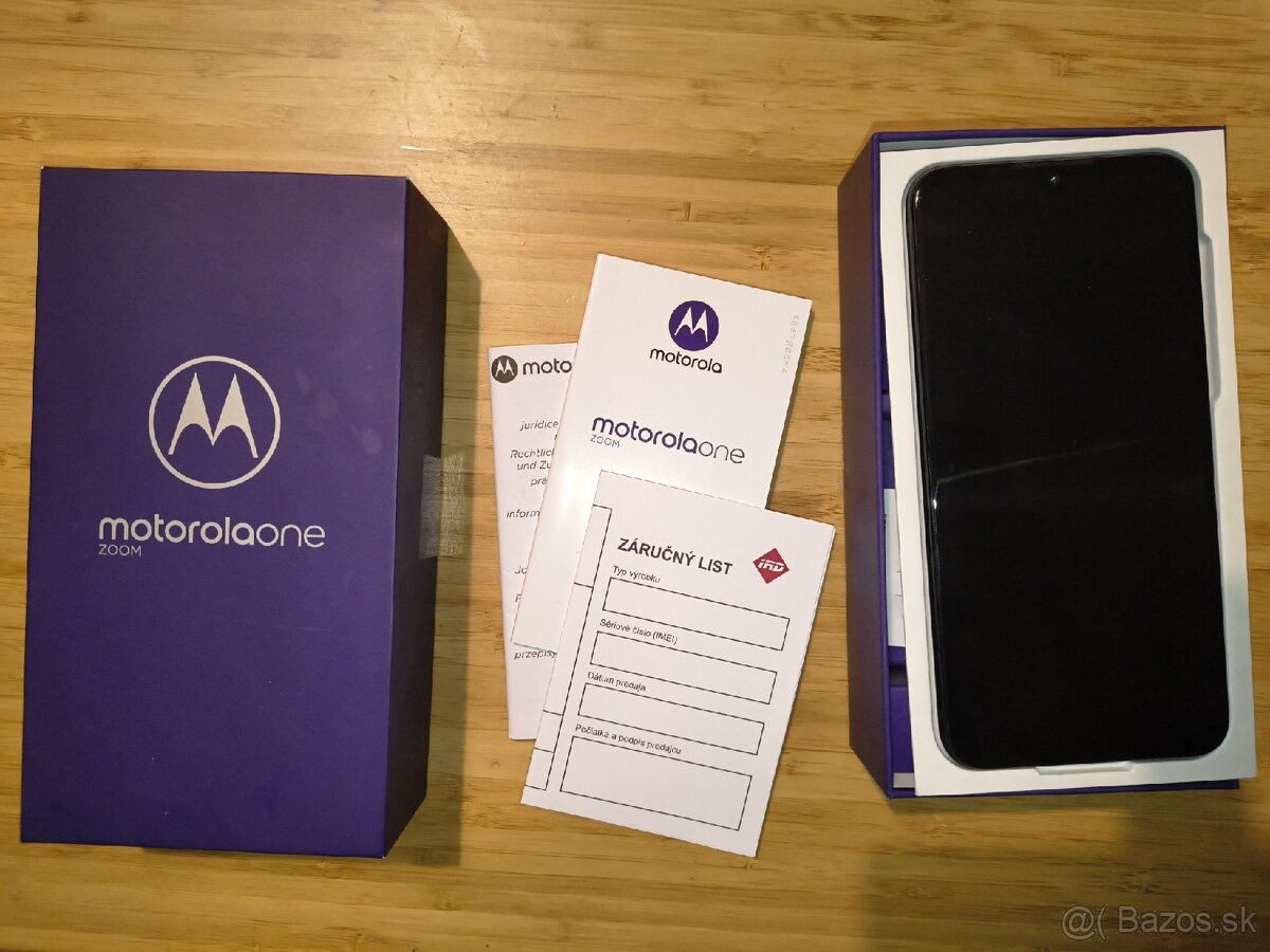 Motorola One Zoom - 4