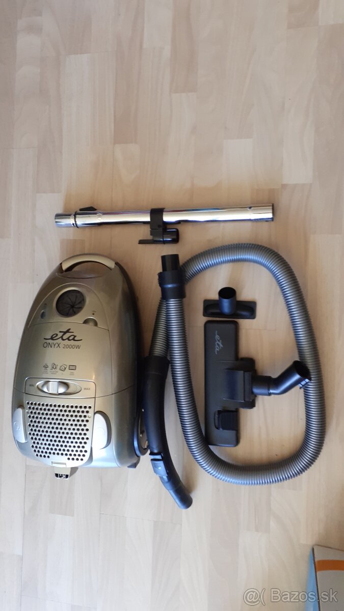 Podlahový vysavač ETA Onyx 0466 90030 - 4