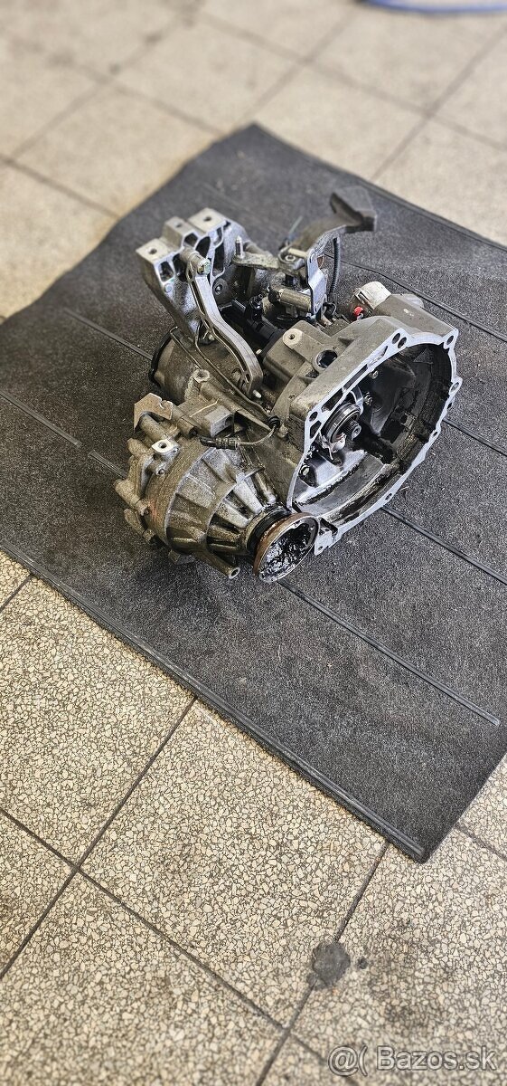 Predám 5-stupňovú manuálnu prevodovku 1.9 / 1.6 TDI 77kW - 4