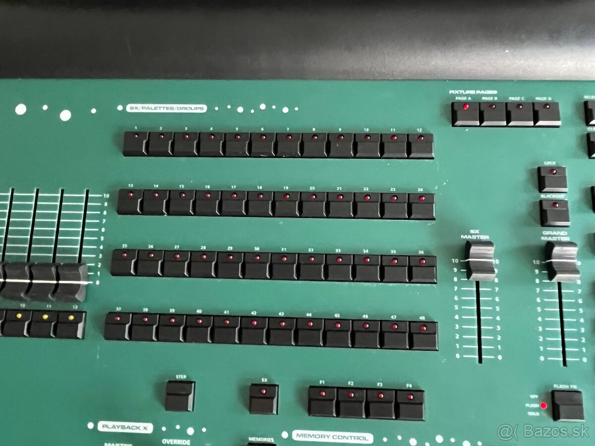 ZERO 88 MAMBO FROG sveteľný pult mixpult DMX + 27" monitor - 4