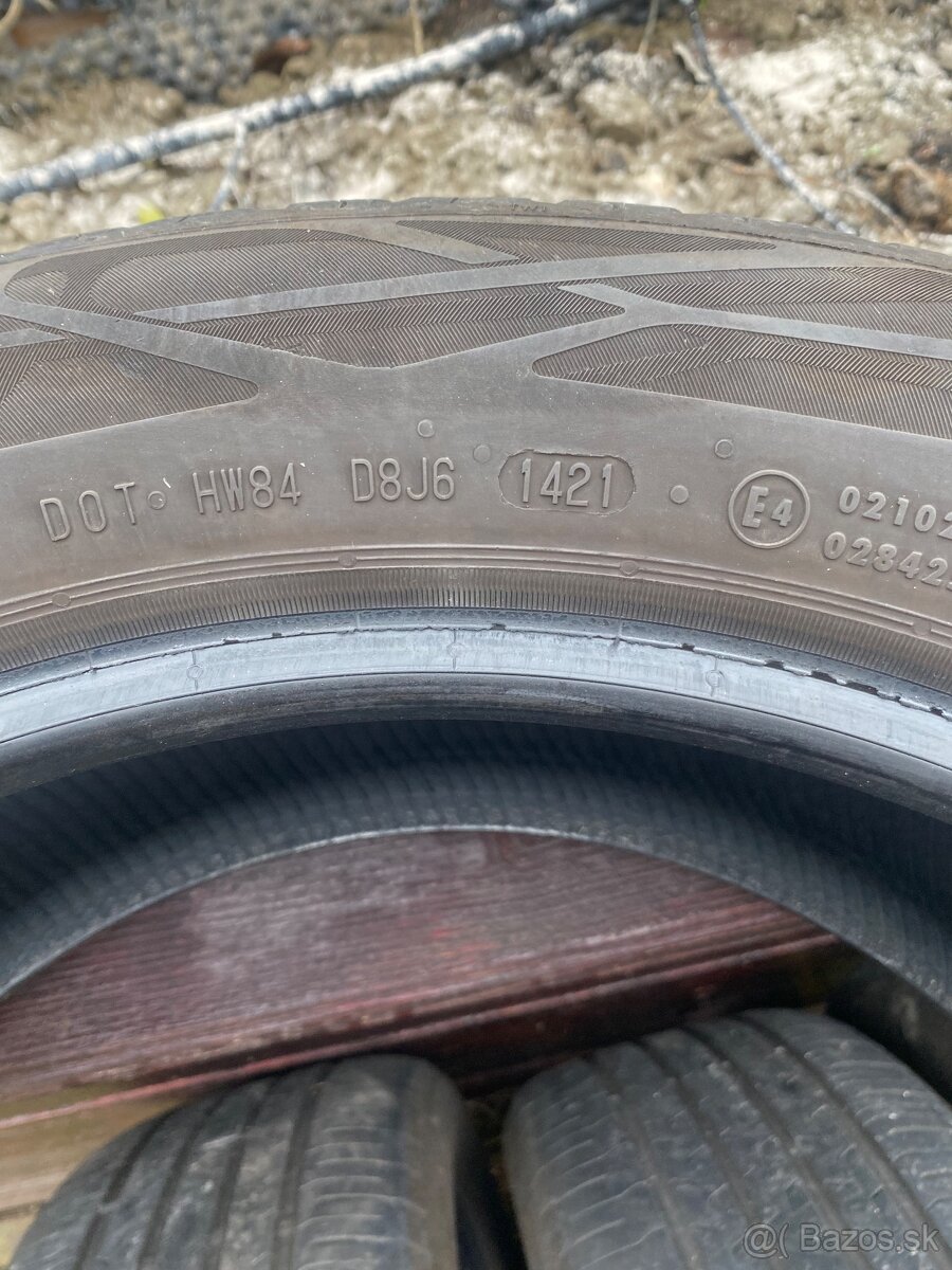 Predám Continental 235/50 R19 W - 4