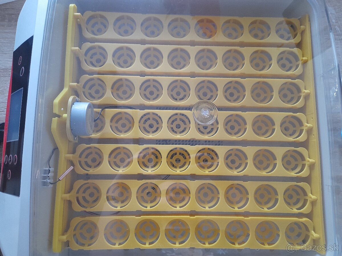 Plnefunkčaná liahareň na 56 vajec - 4