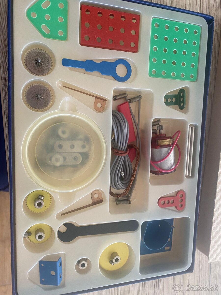 Predám stavebnicu Merkur M1 - 4