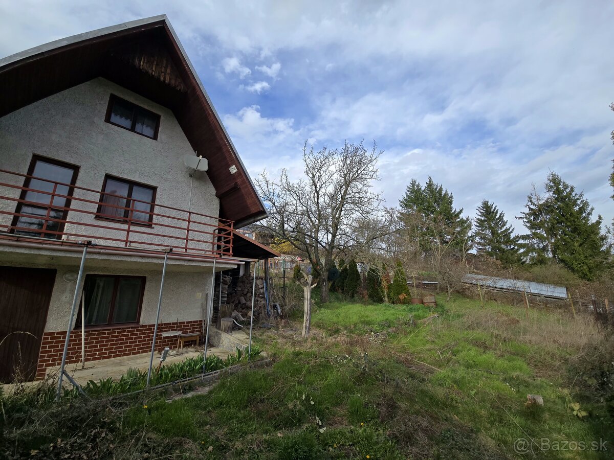 Lukratívny Pozemok 512m² s Murovanou Chatou v Rači pod Lesom - 4