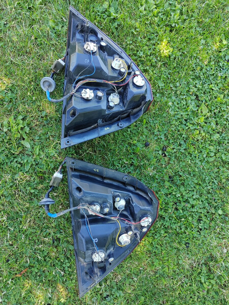 Chevrolet Aveo sedan zadné svetlá - 4