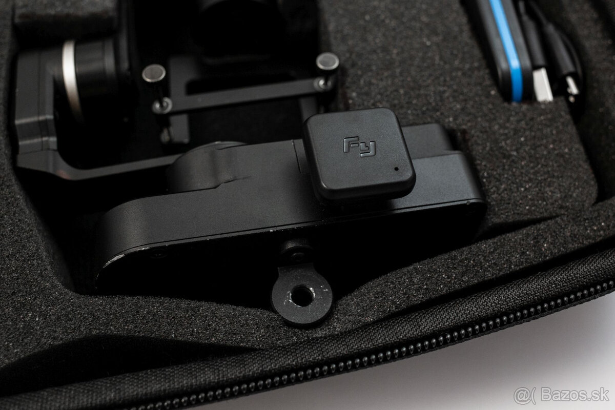 akčná kamera YI 4K+, + veľa príslušenstva - 4