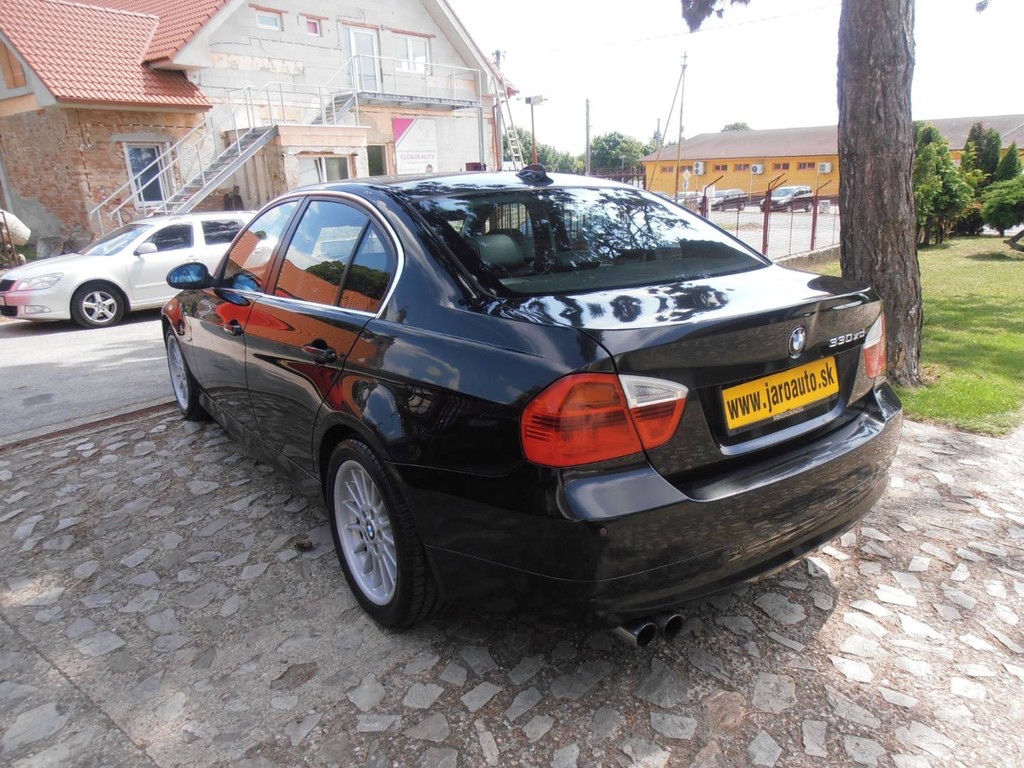 BMW Rad 3 330 d xDrive A/T - 4