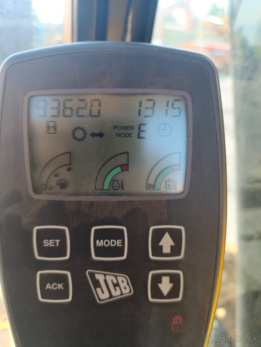 Pásový bagr JCB 260NLCT4 - 4