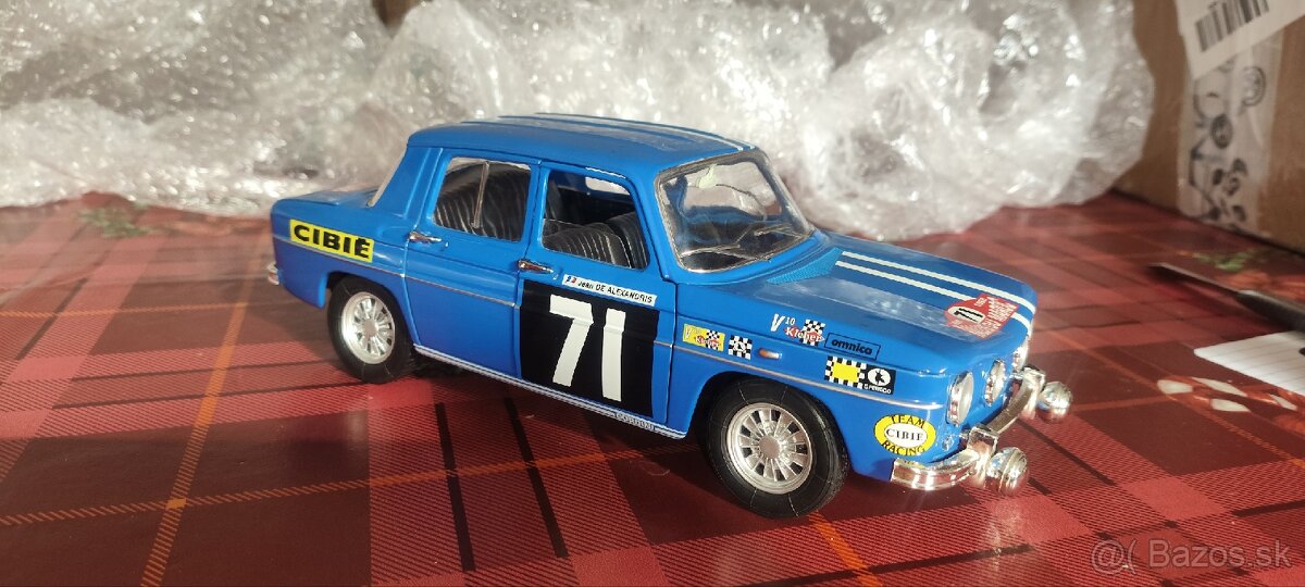 Renault 8 1/18 - 4