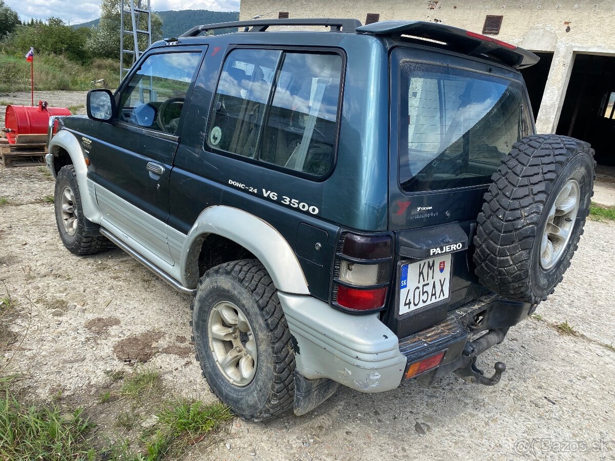 Mitsubishi Pajero 3.5 V6 - 4