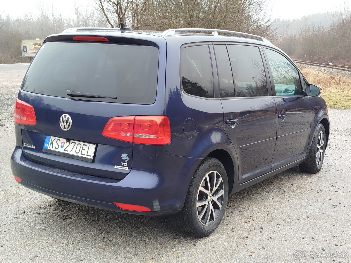 Volkswagen Touran - 4