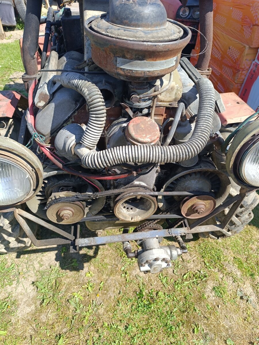 Malotraktor Tatra 805 4x4 aj s pruhmi - 4