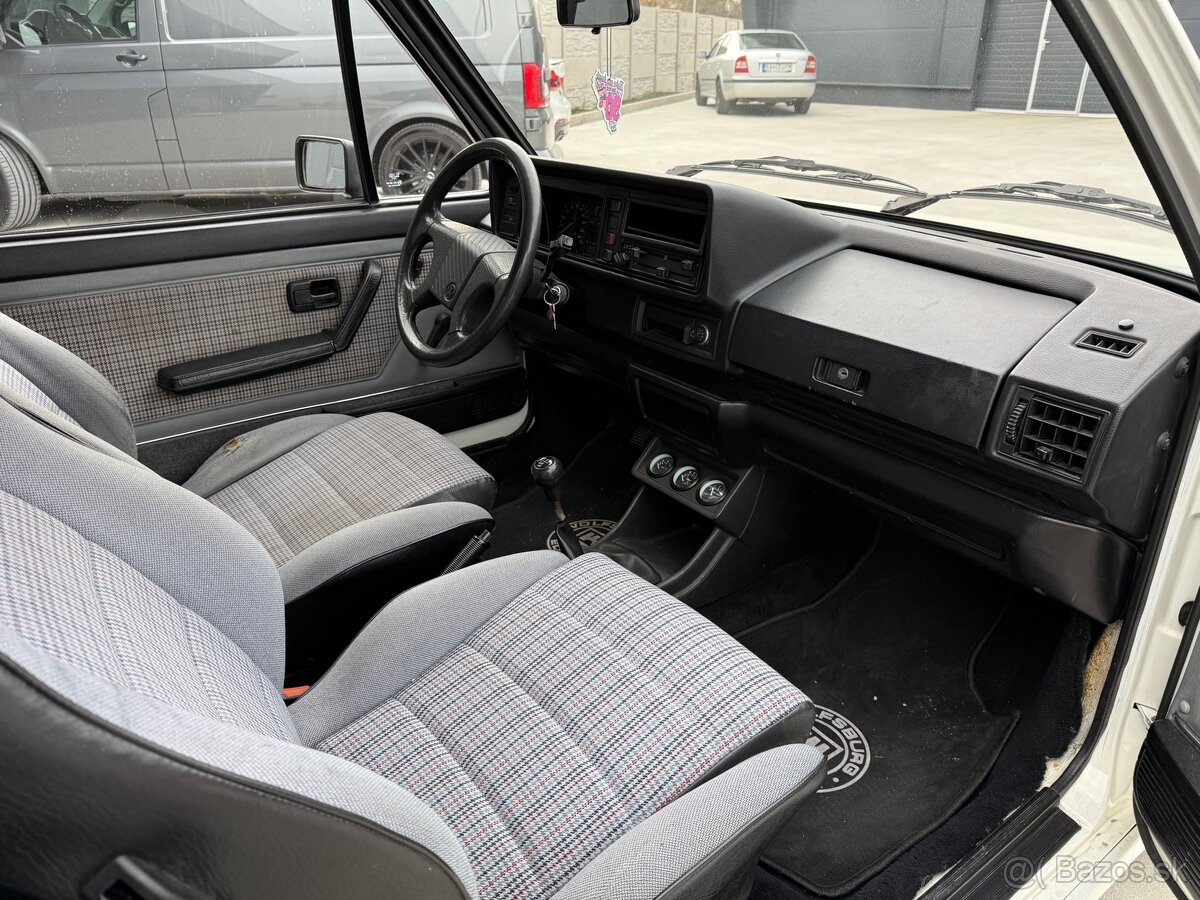 Volkswagen Golf mk1 Cabrio - 4
