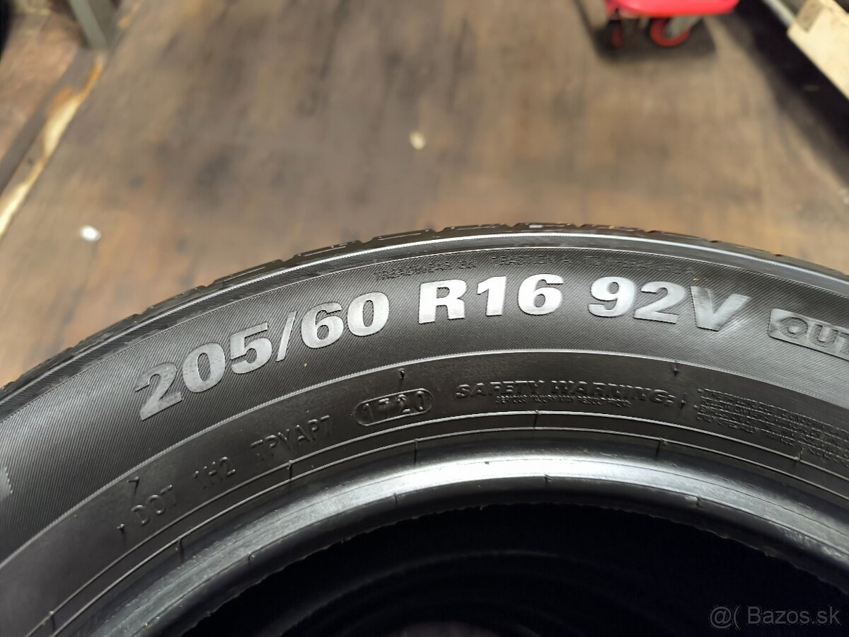 Kumho Ecsta 205/60 R16 92V - 4
